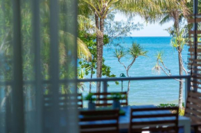 Sublime Palm Cove 2BR Beachfront Apt - Lagoon Pool